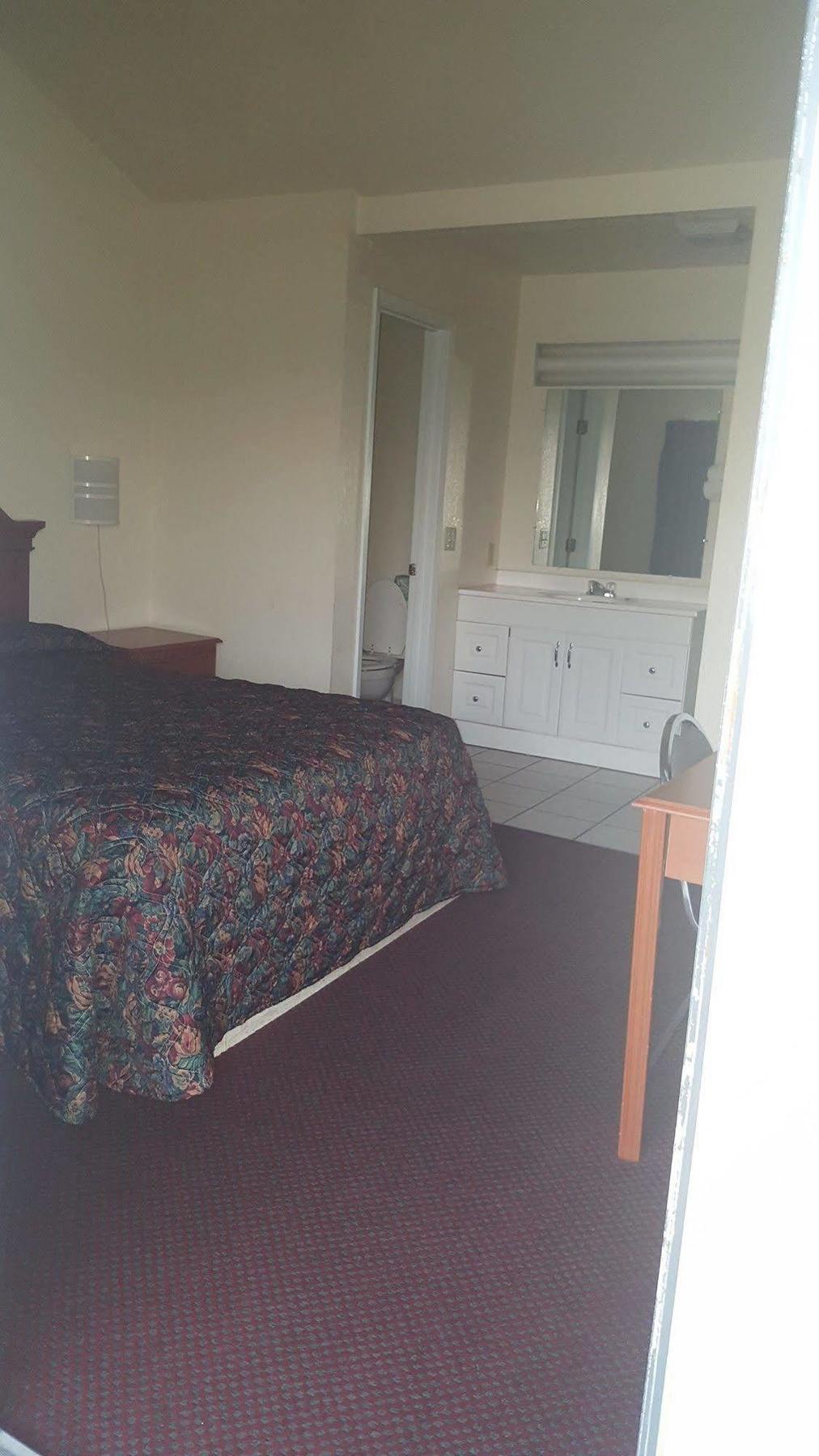 American Inn Mount Vernon Bagian luar foto